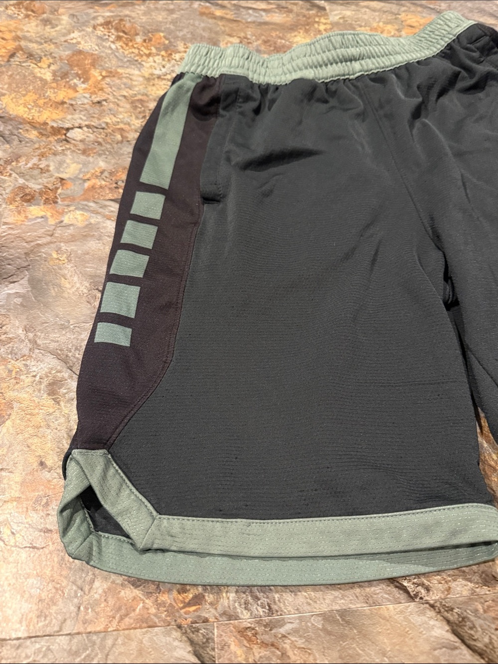 Nike youth boys size large Black and Sage Performance Athletic Shorts - Picture 10 of 15